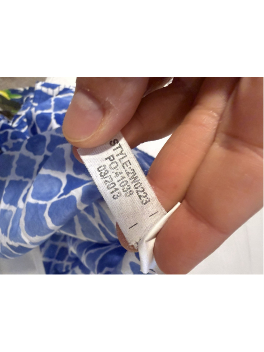 Vineyard Vines Womens Tunic Top XS Geometric Print Blue White Split V Neck - Picture 6 of 6
